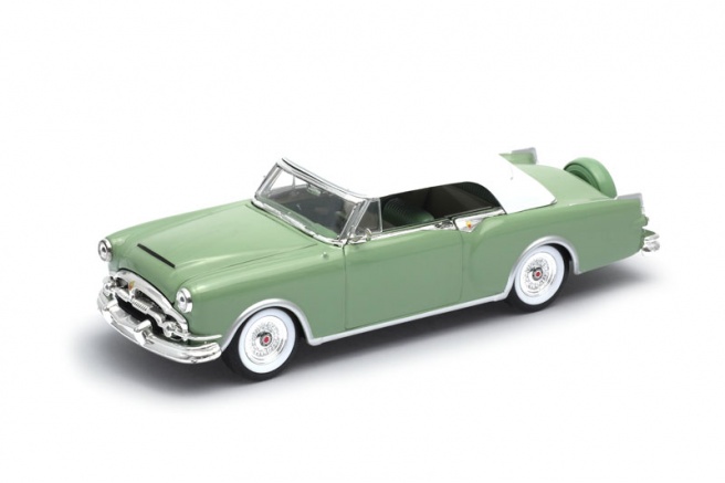 Welly 1/24 Packard Carribean with Closed Soft Top 1953